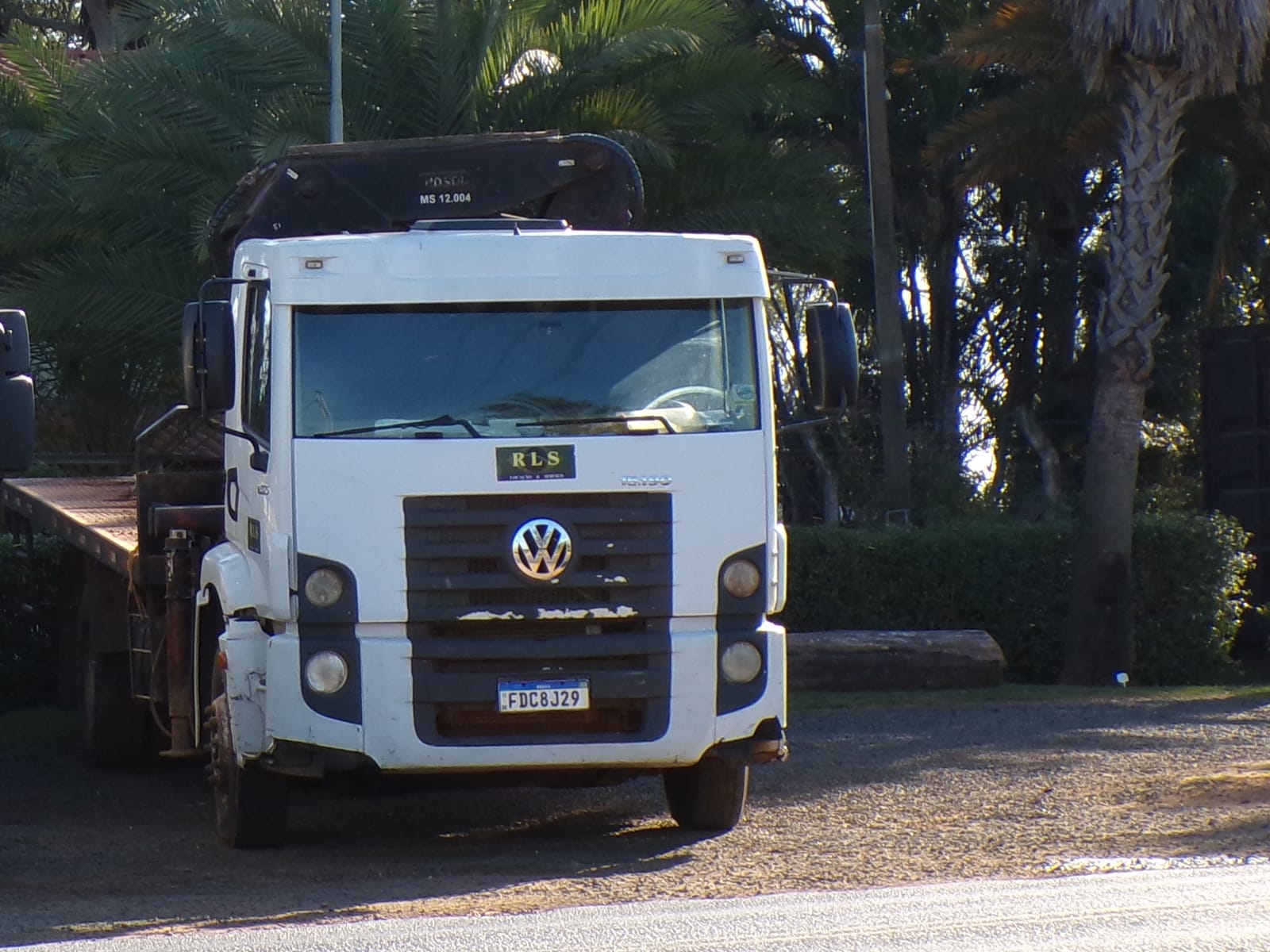 Caminhão munck VW 15.190 da RLS